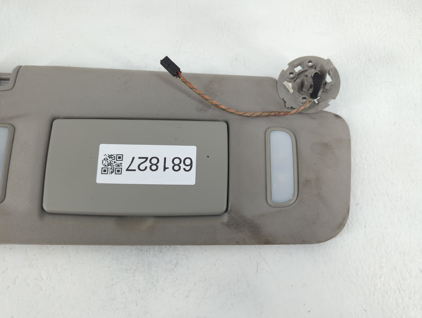 2010 Chevrolet Traverse Sun Visor Shade Replacement Passenger Right Mirror Fits OEM Used Auto Parts - Oemusedautoparts1.com