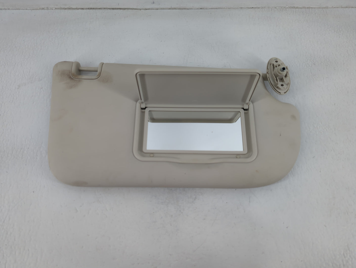 2013-2015 Ford Focus Sun Visor Shade Replacement Passenger Right Mirror Fits Fits 2013 2014 2015 OEM Used Auto Parts - Oemusedautoparts1.com