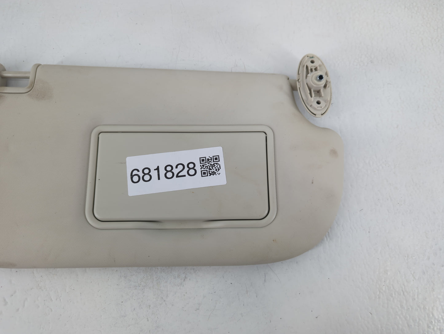2013-2015 Ford Focus Sun Visor Shade Replacement Passenger Right Mirror Fits Fits 2013 2014 2015 OEM Used Auto Parts - Oemusedautoparts1.com