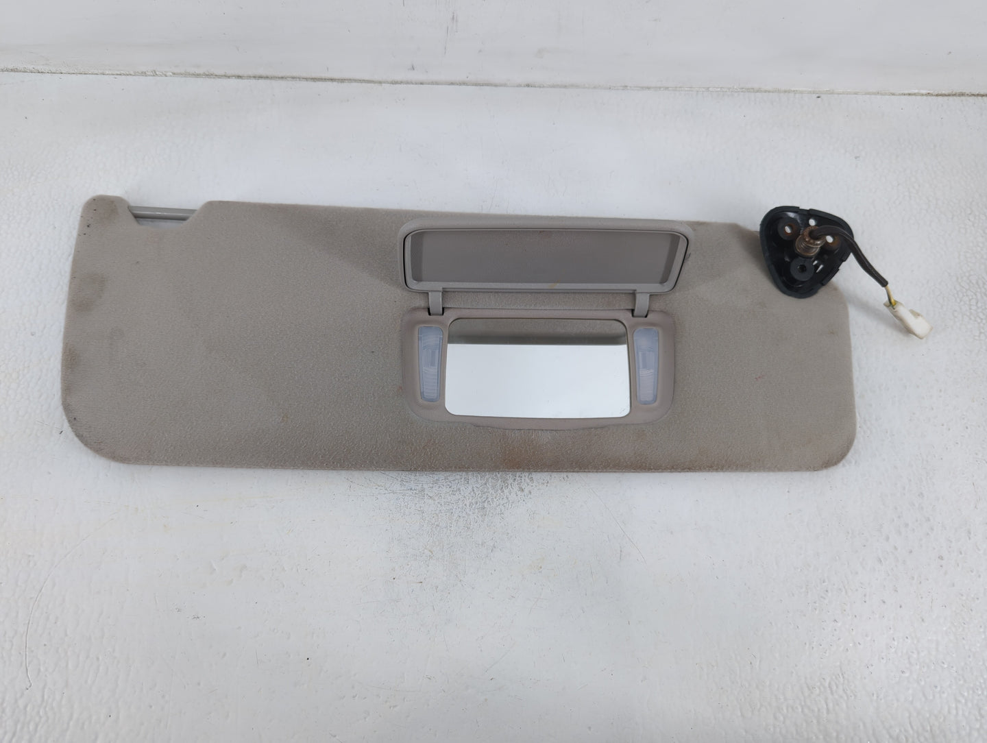 2005-2010 Toyota Sienna Sun Visor Shade Replacement Passenger Right Mirror Fits Fits 2005 2006 2007 2008 2009 2010 OEM Used Auto Parts - Oemusedautoparts1.com