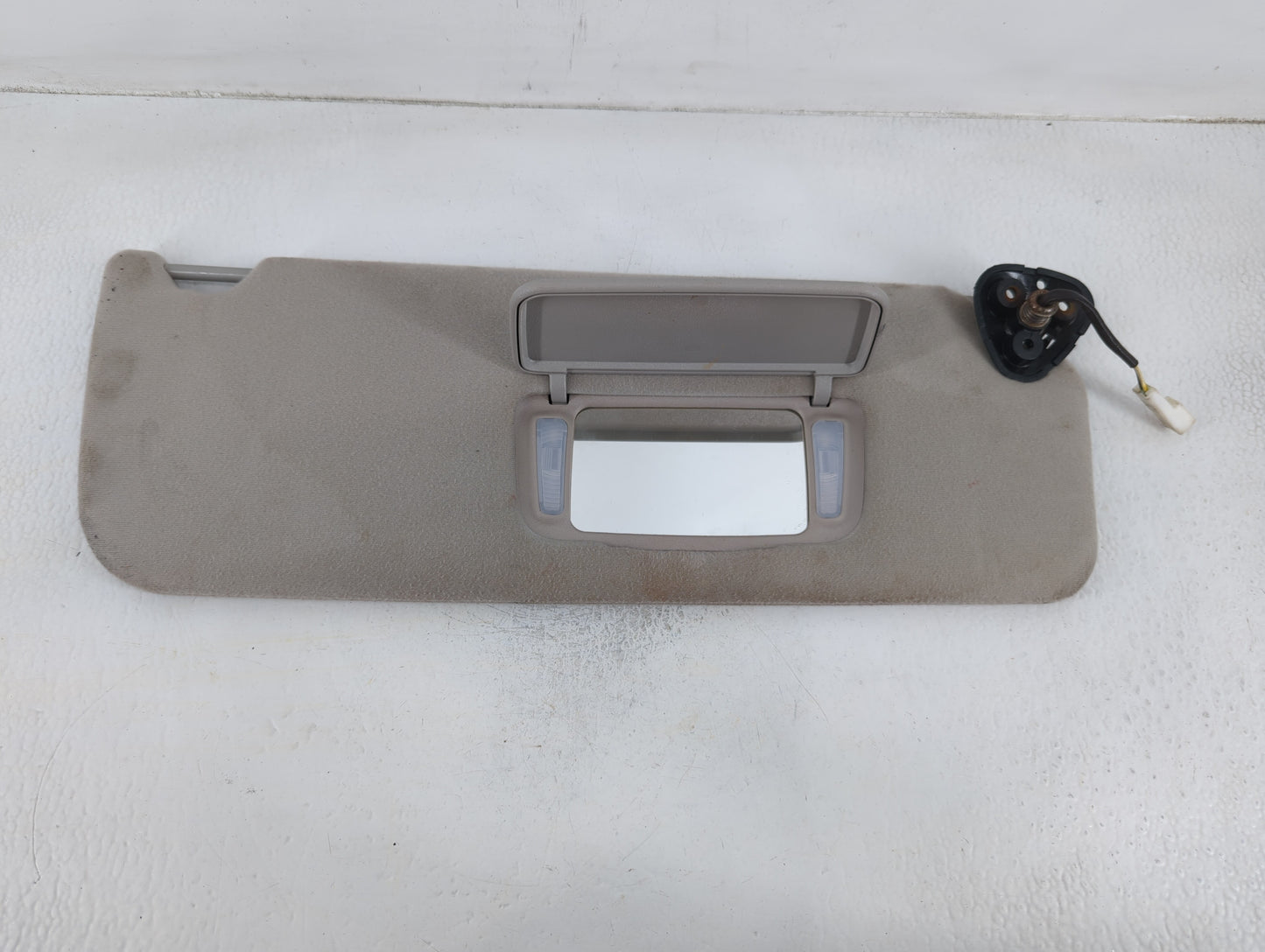 2005-2010 Toyota Sienna Sun Visor Shade Replacement Passenger Right Mirror Fits Fits 2005 2006 2007 2008 2009 2010 OEM Used Auto Parts - Oemusedautoparts1.com