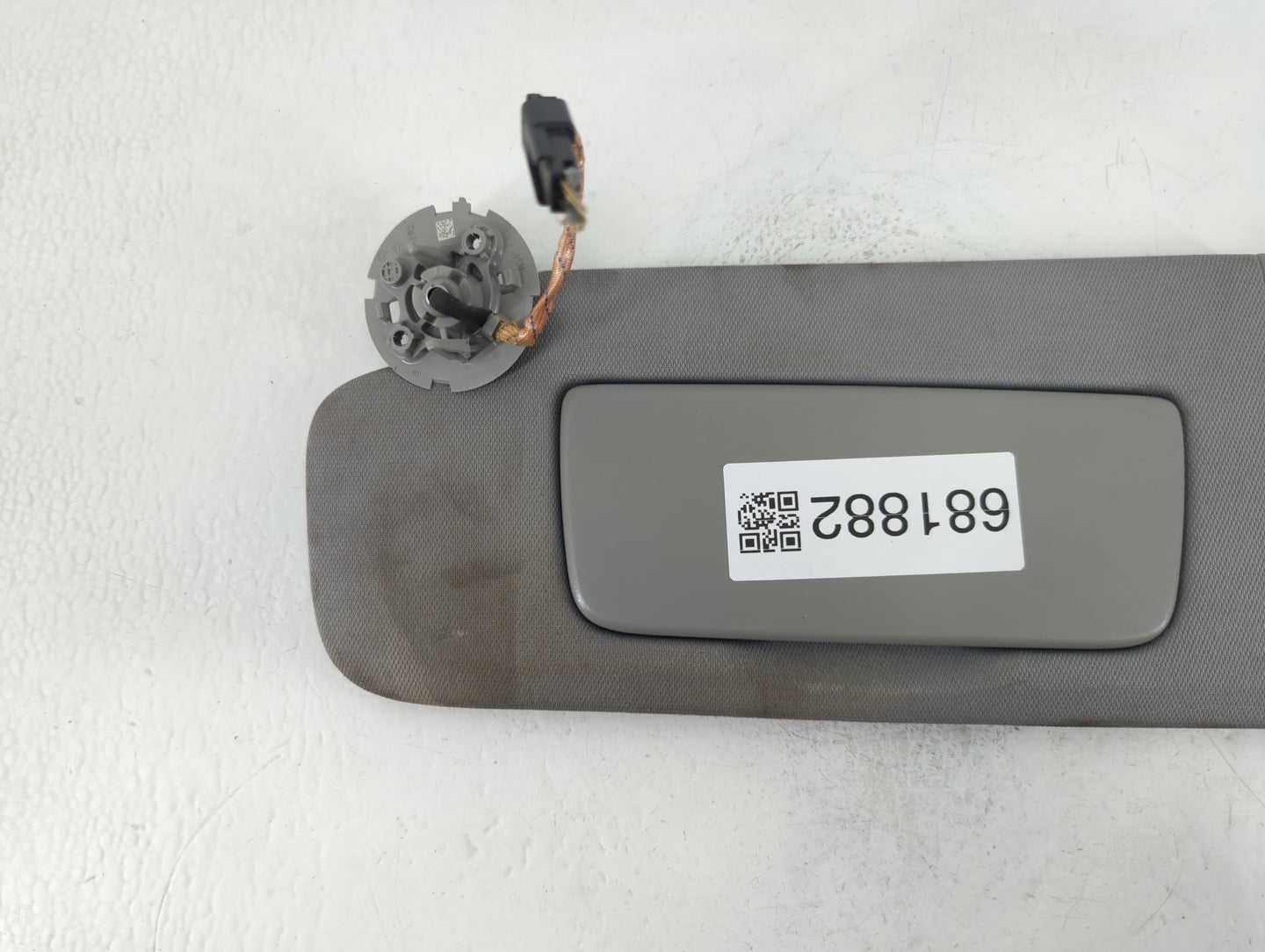 2018-2019 Chevrolet Equinox Sun Visor Shade Replacement Driver Left Mirror Fits Fits 2018 2019 OEM Used Auto Parts - Oemusedautoparts1.com