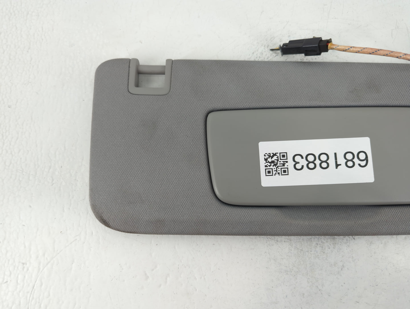 2018-2019 Chevrolet Equinox Sun Visor Shade Replacement Passenger Right Mirror Fits Fits 2018 2019 OEM Used Auto Parts - Oemusedautoparts1.com