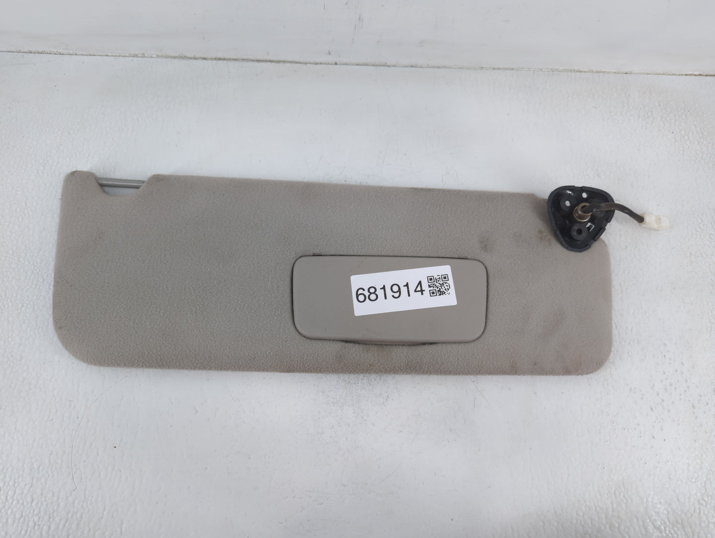 2005-2010 Toyota Sienna Sun Visor Shade Replacement Passenger Right Mirror Fits Fits 2005 2006 2007 2008 2009 2010 OEM Used Auto Parts - Oemusedautoparts1.com