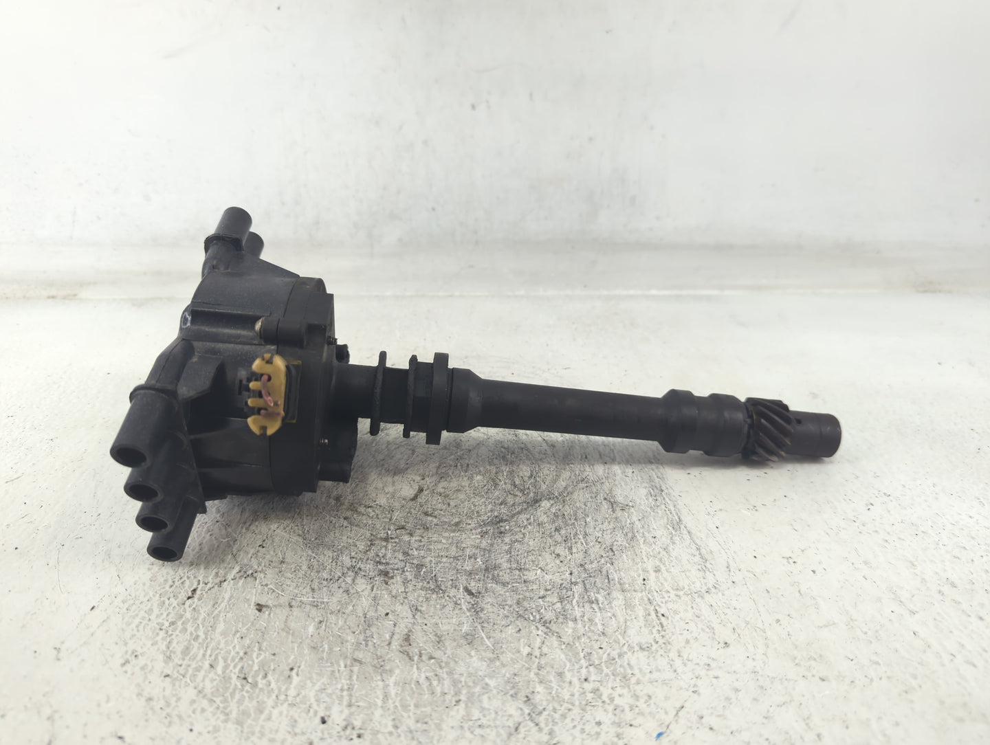 1996-2000 Chevrolet Tahoe Engine Distributor Oem - Oemusedautoparts1.com
