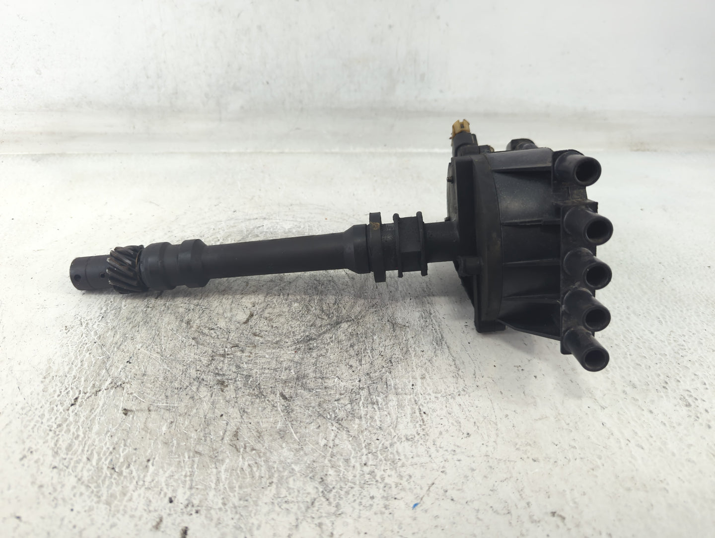 1996-2000 Chevrolet Tahoe Engine Distributor Oem - Oemusedautoparts1.com
