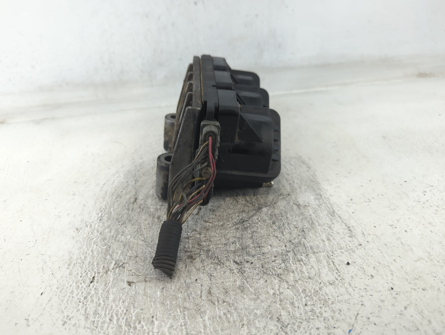 2002 Buick Regal Engine Ignition Distributor OEM P/N:1103946 2D13 Fits OEM Used Auto Parts - Oemusedautoparts1.com