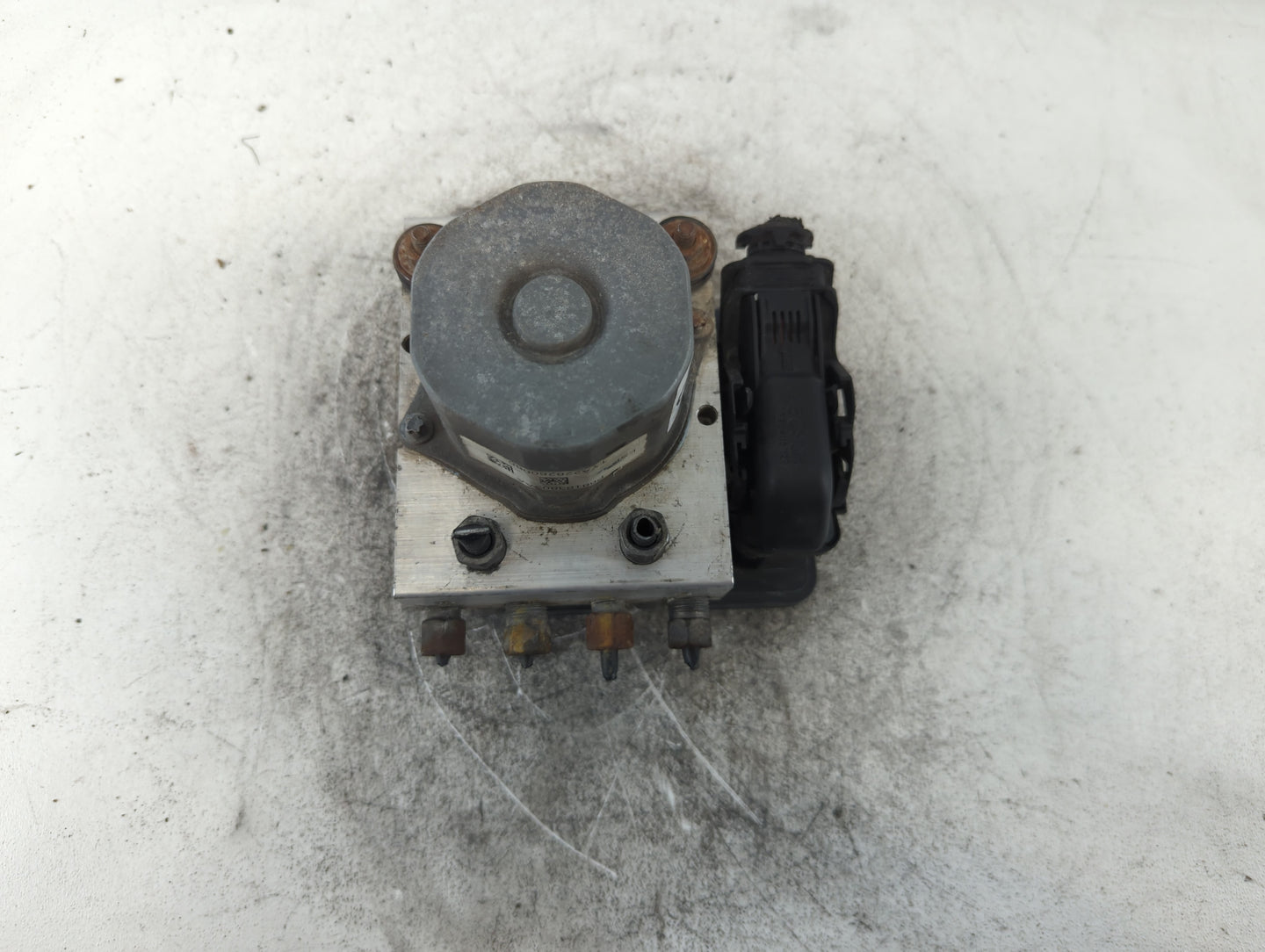 2013 Dodge Grand Caravan ABS Pump Control Module Replacement P/N:P68183803AA Fits OEM Used Auto Parts - Oemusedautoparts1.com