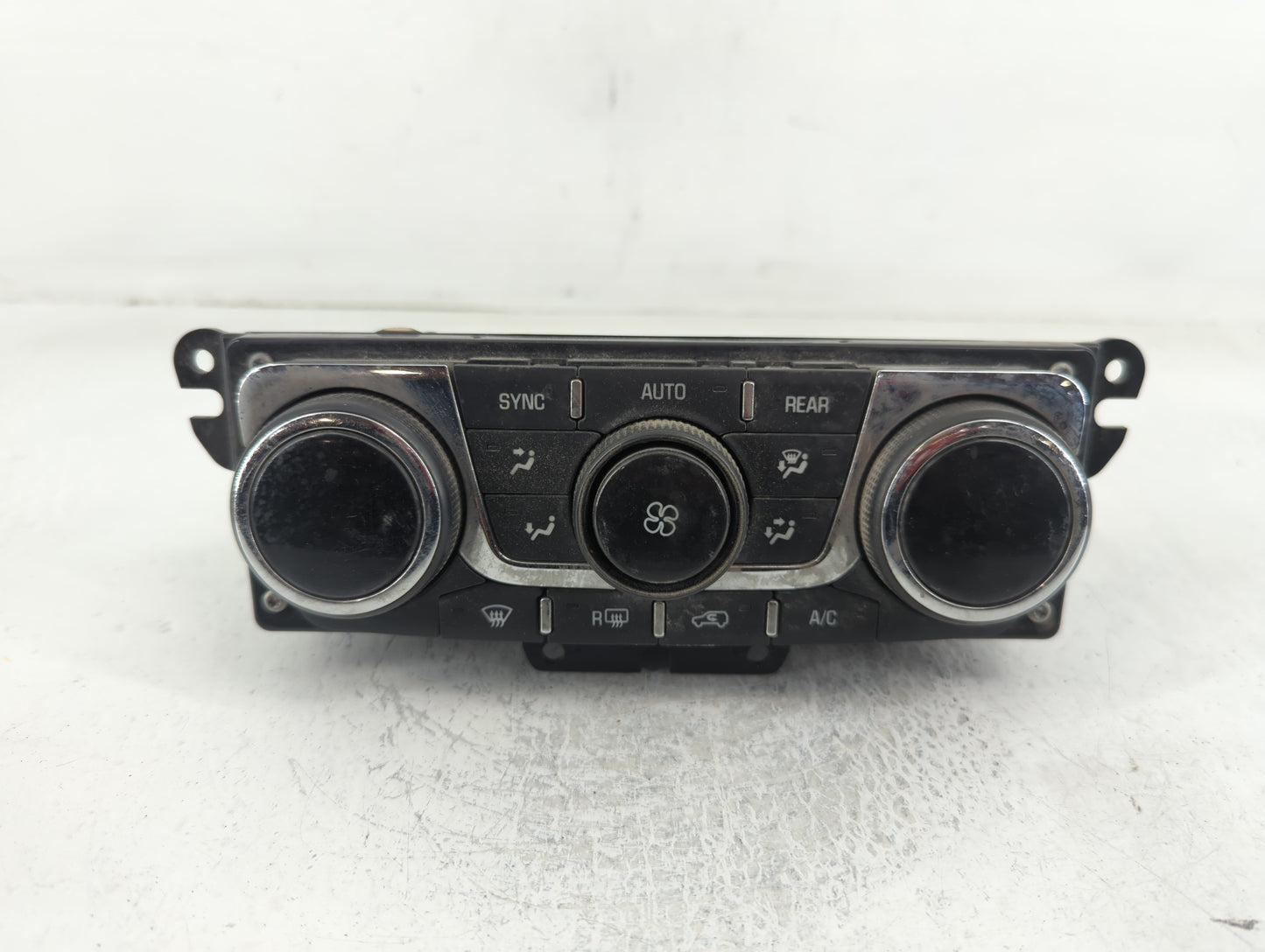 2013 Chevrolet Traverse Climate Control Module Temperature AC/Heater Replacement P/N:23120465 Fits OEM Used Auto Parts - Oemusedautoparts1.com