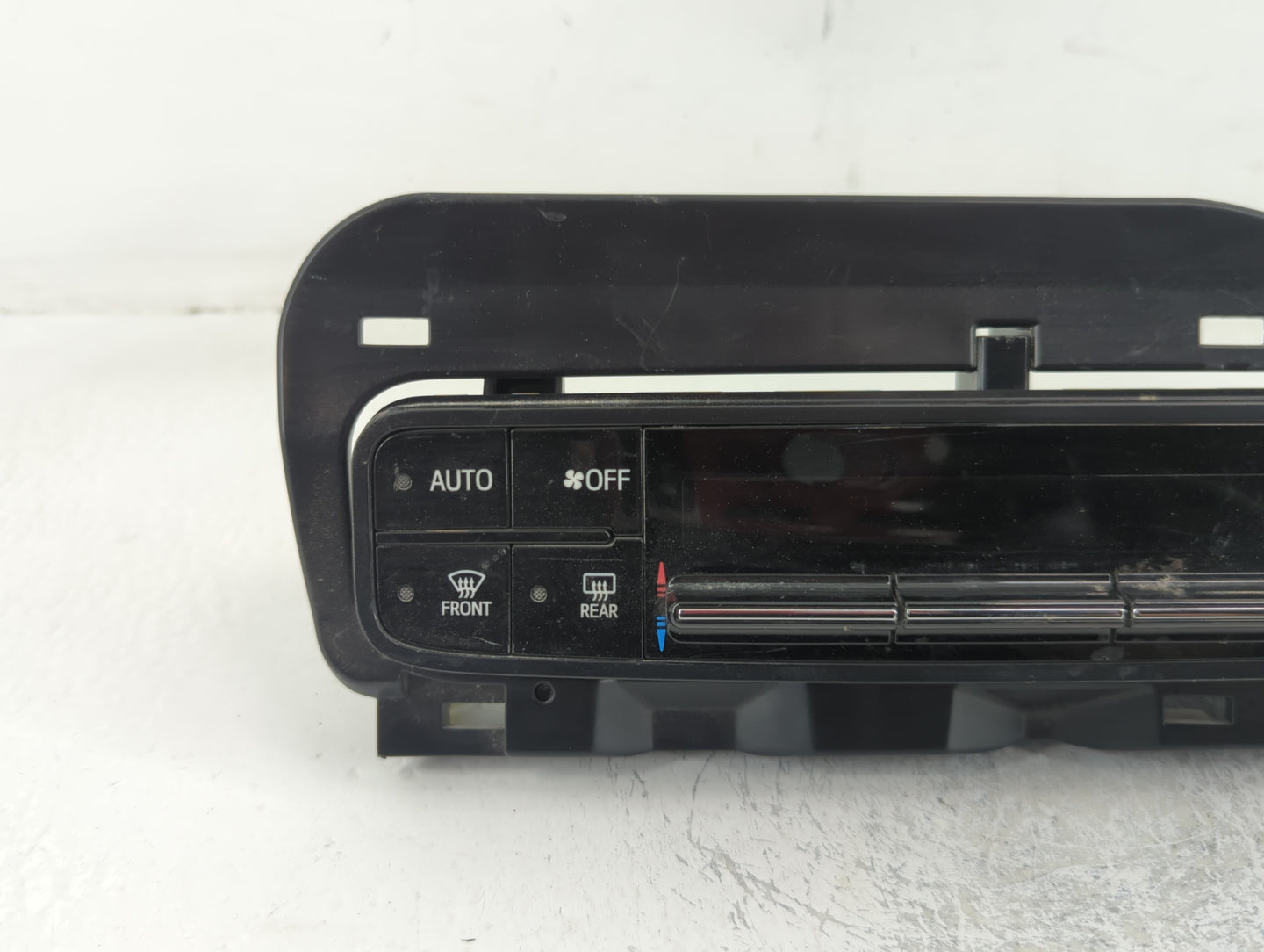 2017-2019 Toyota Corolla Climate Control Module Temperature AC/Heater Replacement P/N:55468-02060 Fits Fits 2017 2018 2019 OEM Used Auto Parts - Oemusedautoparts1.com