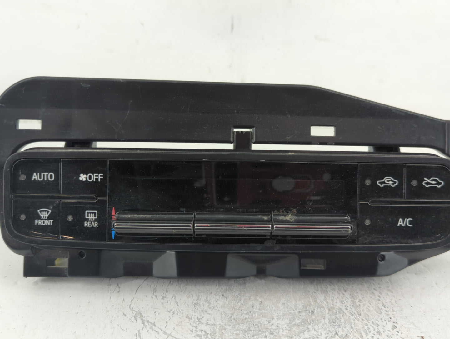 2017-2019 Toyota Corolla Climate Control Module Temperature AC/Heater Replacement P/N:55468-02060 Fits Fits 2017 2018 2019 OEM Used Auto Parts - Oemusedautoparts1.com