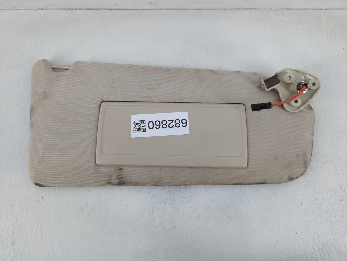 2010-2012 Land Rover Range Rover Sun Visor Shade Replacement Passenger Right Mirror Fits Fits 2010 2011 2012 OEM Used Auto Parts - Oemusedautoparts1.com