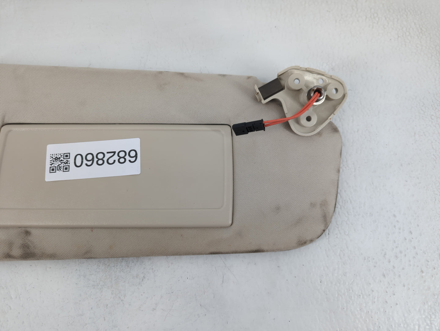 2010-2012 Land Rover Range Rover Sun Visor Shade Replacement Passenger Right Mirror Fits Fits 2010 2011 2012 OEM Used Auto Parts - Oemusedautoparts1.com