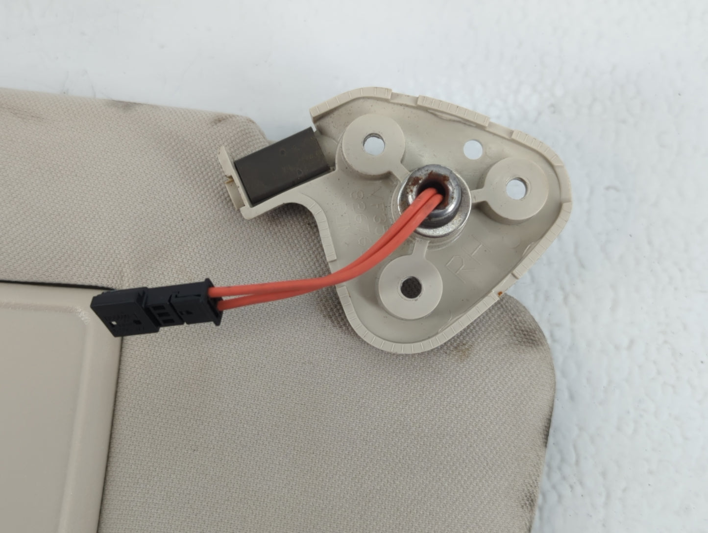 2010-2012 Land Rover Range Rover Sun Visor Shade Replacement Passenger Right Mirror Fits Fits 2010 2011 2012 OEM Used Auto Parts - Oemusedautoparts1.com