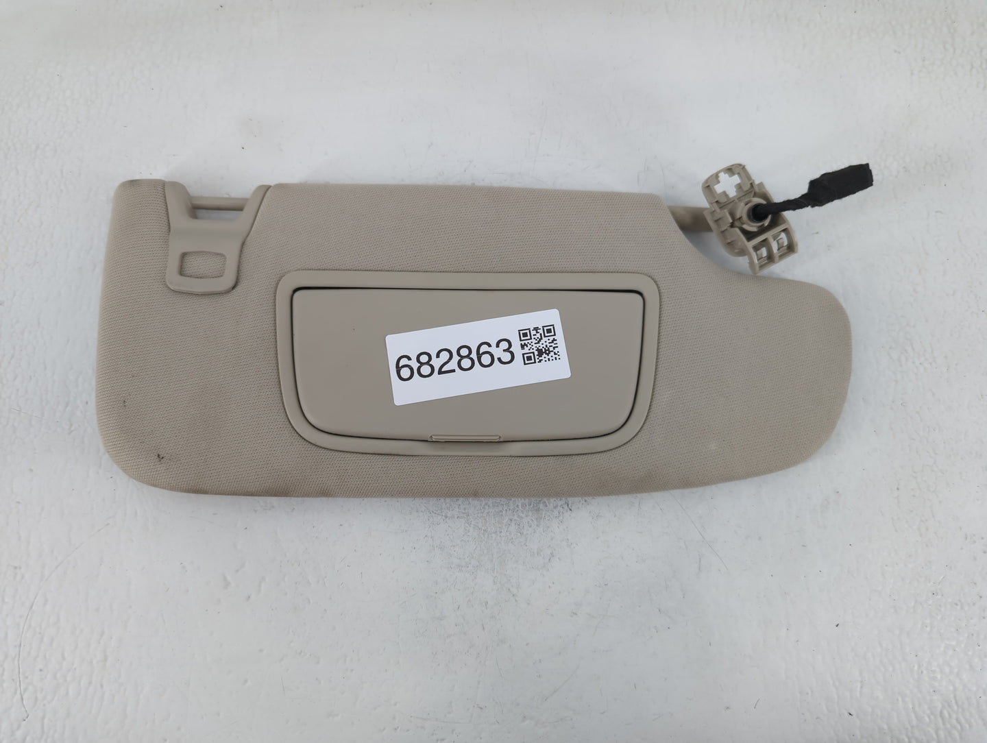 2017-2020 Ford Fusion Sun Visor Shade Replacement Passenger Right Mirror Fits Fits 2017 2018 2019 2020 OEM Used Auto Parts - Oemusedautoparts1.com