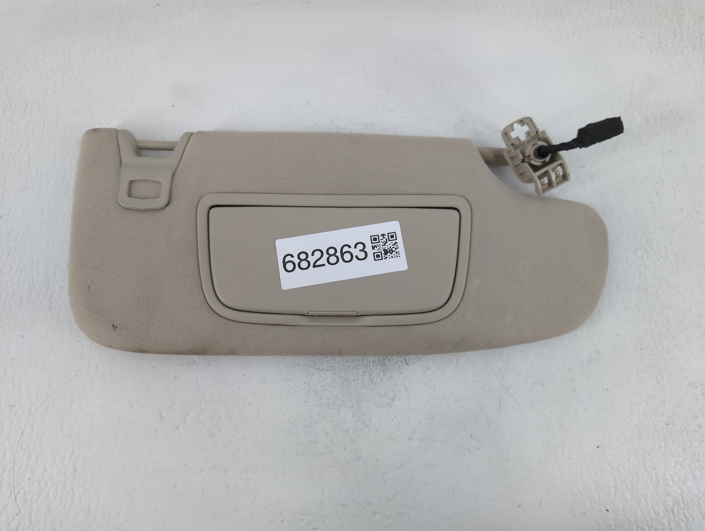 2017-2020 Ford Fusion Sun Visor Shade Replacement Passenger Right Mirror Fits Fits 2017 2018 2019 2020 OEM Used Auto Parts - Oemusedautoparts1.com