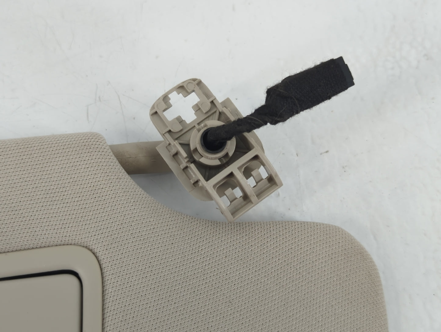 2017-2020 Ford Fusion Sun Visor Shade Replacement Passenger Right Mirror Fits Fits 2017 2018 2019 2020 OEM Used Auto Parts - Oemusedautoparts1.com