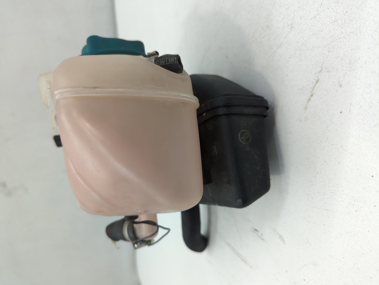 1999 Volvo S80 Windshield Washer Fluid Reservoir Bottle Oem - Oemusedautoparts1.com