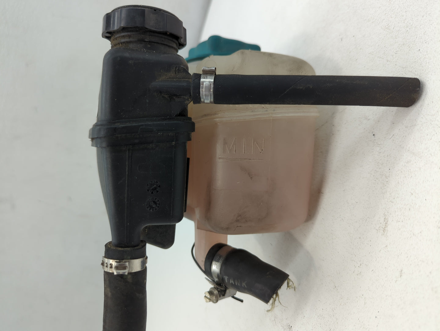 1999 Volvo S80 Windshield Washer Fluid Reservoir Bottle Oem - Oemusedautoparts1.com