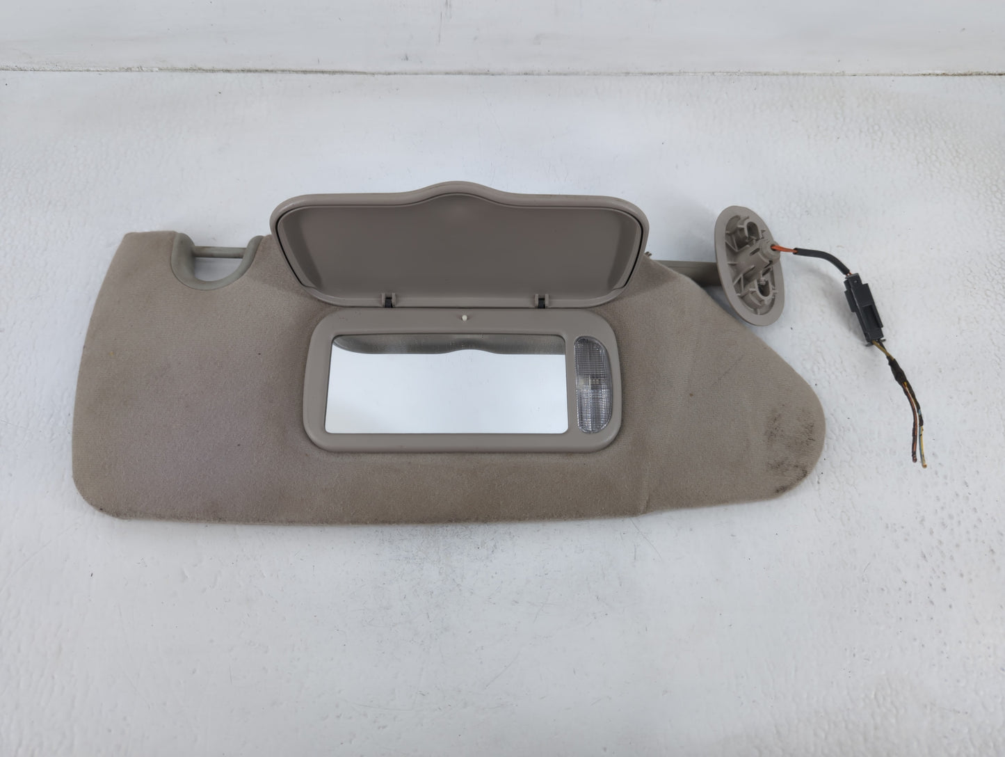 2006 Lincoln Navigator Sun Visor Shade Replacement Passenger Right Mirror Fits OEM Used Auto Parts - Oemusedautoparts1.com