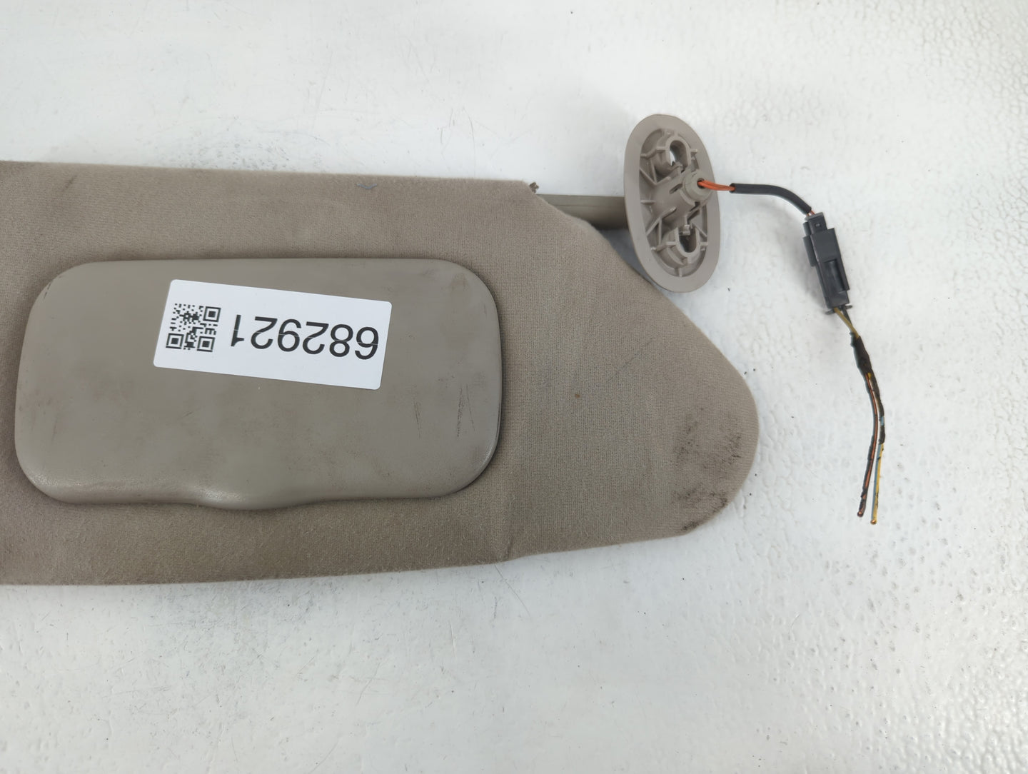 2006 Lincoln Navigator Sun Visor Shade Replacement Passenger Right Mirror Fits OEM Used Auto Parts - Oemusedautoparts1.com