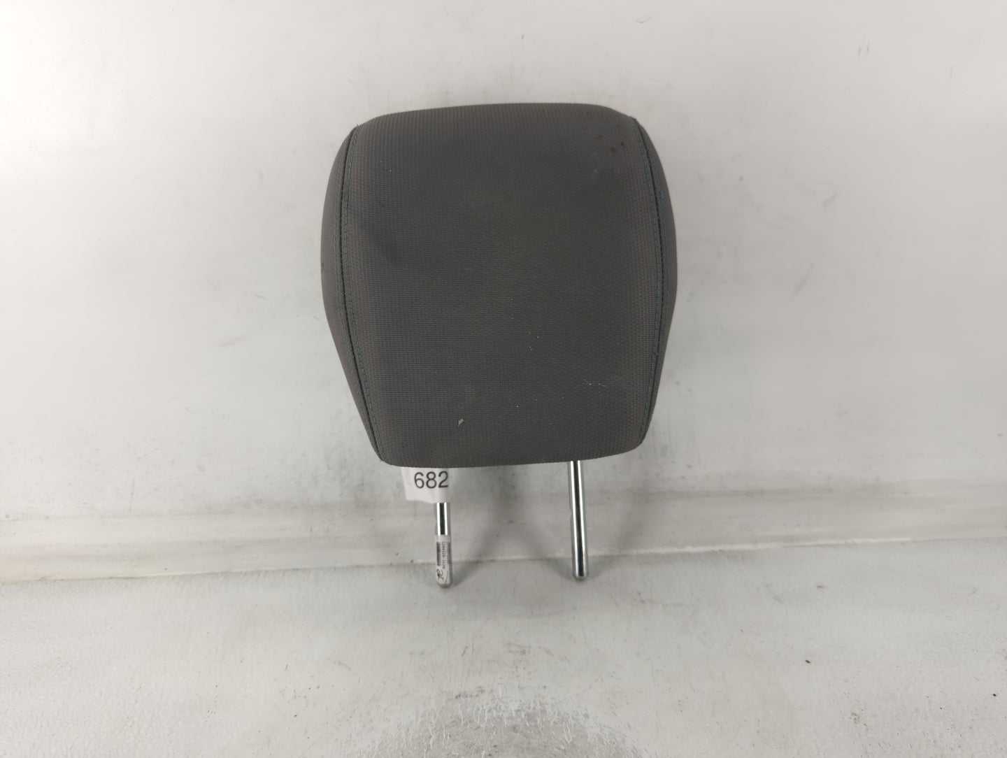 2013-2017 Chevrolet Traverse Headrest Head Rest Front Driver Passenger Seat Fits Fits 2013 2014 2015 2016 2017 OEM Used Auto Parts - Oemusedautoparts1.com