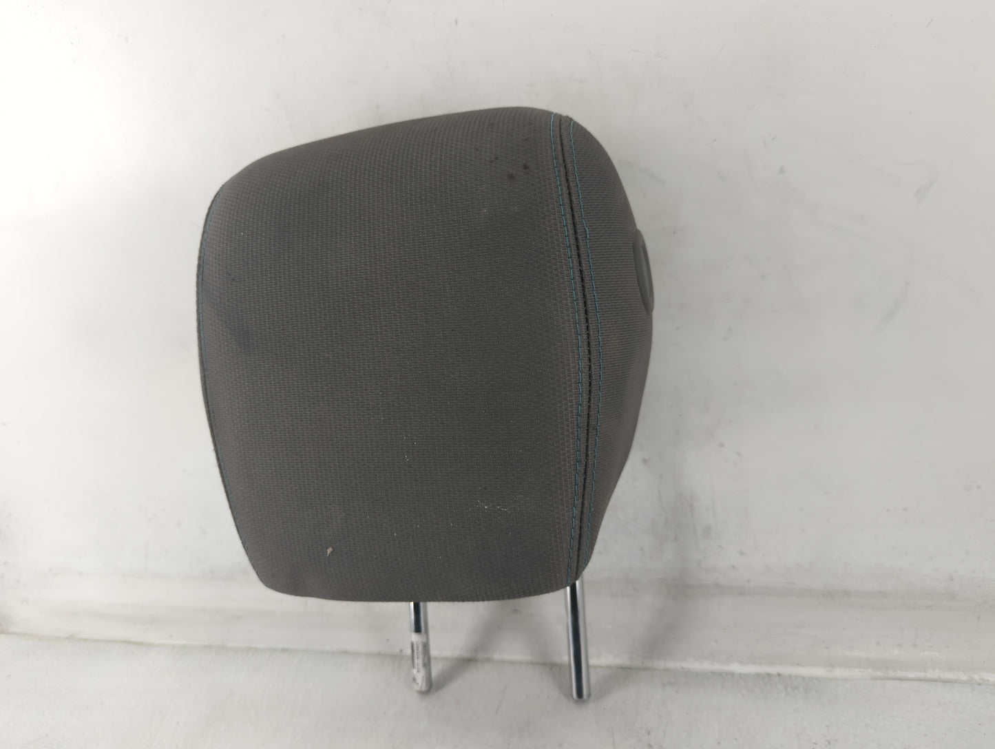 2013-2017 Chevrolet Traverse Headrest Head Rest Front Driver Passenger Seat Fits Fits 2013 2014 2015 2016 2017 OEM Used Auto Parts - Oemusedautoparts1.com