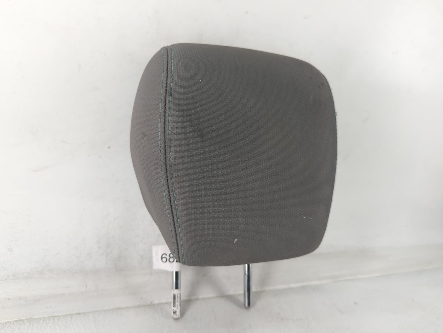2013-2017 Chevrolet Traverse Headrest Head Rest Front Driver Passenger Seat Fits Fits 2013 2014 2015 2016 2017 OEM Used Auto Parts - Oemusedautoparts1.com