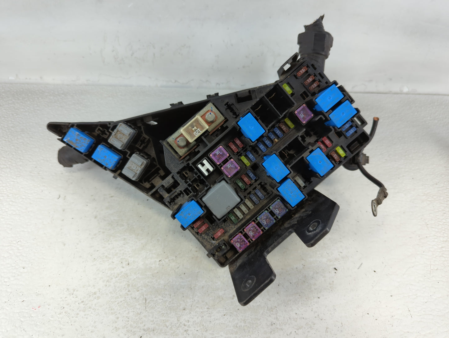 2010-2014 Subaru Legacy Fusebox Fuse Box Panel Relay Module P/N:MB503200B Fits Fits 2010 2011 2012 2013 2014 OEM Used Auto Parts - Oemusedautoparts1.com