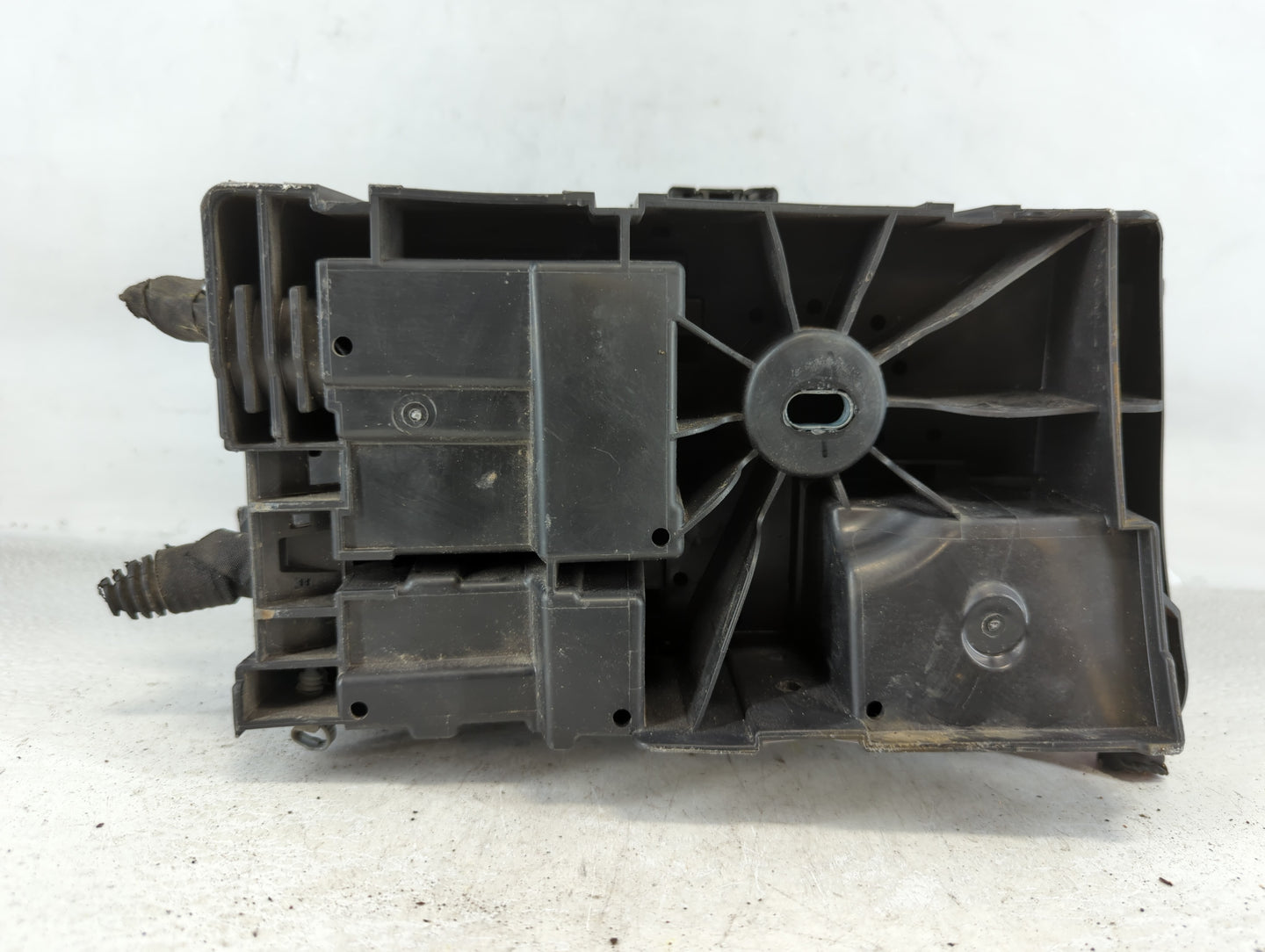 2011-2014 Chevrolet Cruze Fusebox Fuse Box Panel Relay Module P/N:95942232_01 Fits Fits 2011 2012 2013 2014 OEM Used Auto Parts - Oemusedautoparts1.com