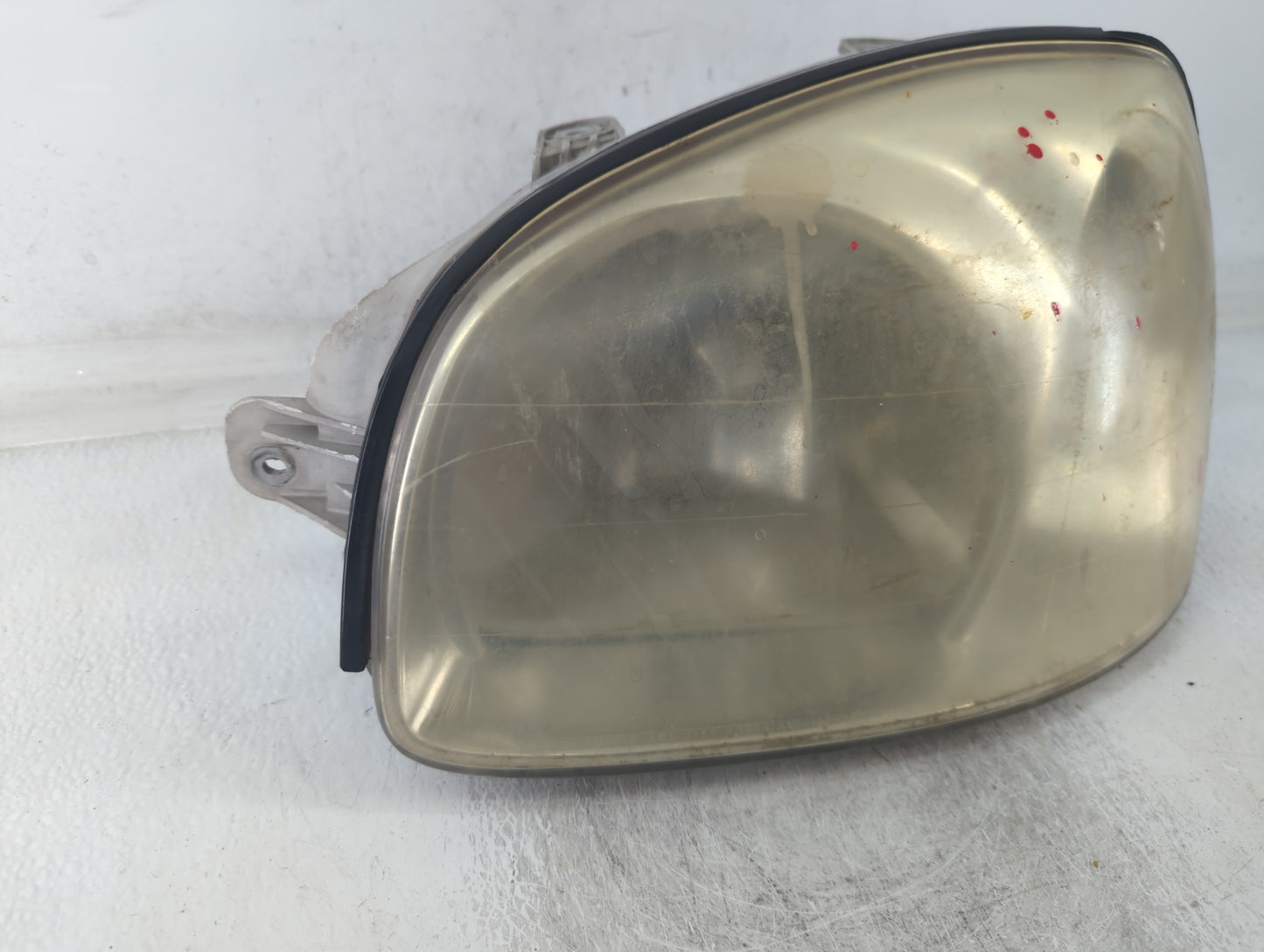 2001-2004 Hyundai Santa Fe Tail Light Assembly Passenger Right OEM Fits Fits 2001 2002 2003 2004 OEM Used Auto Parts - Oemusedautoparts1.com