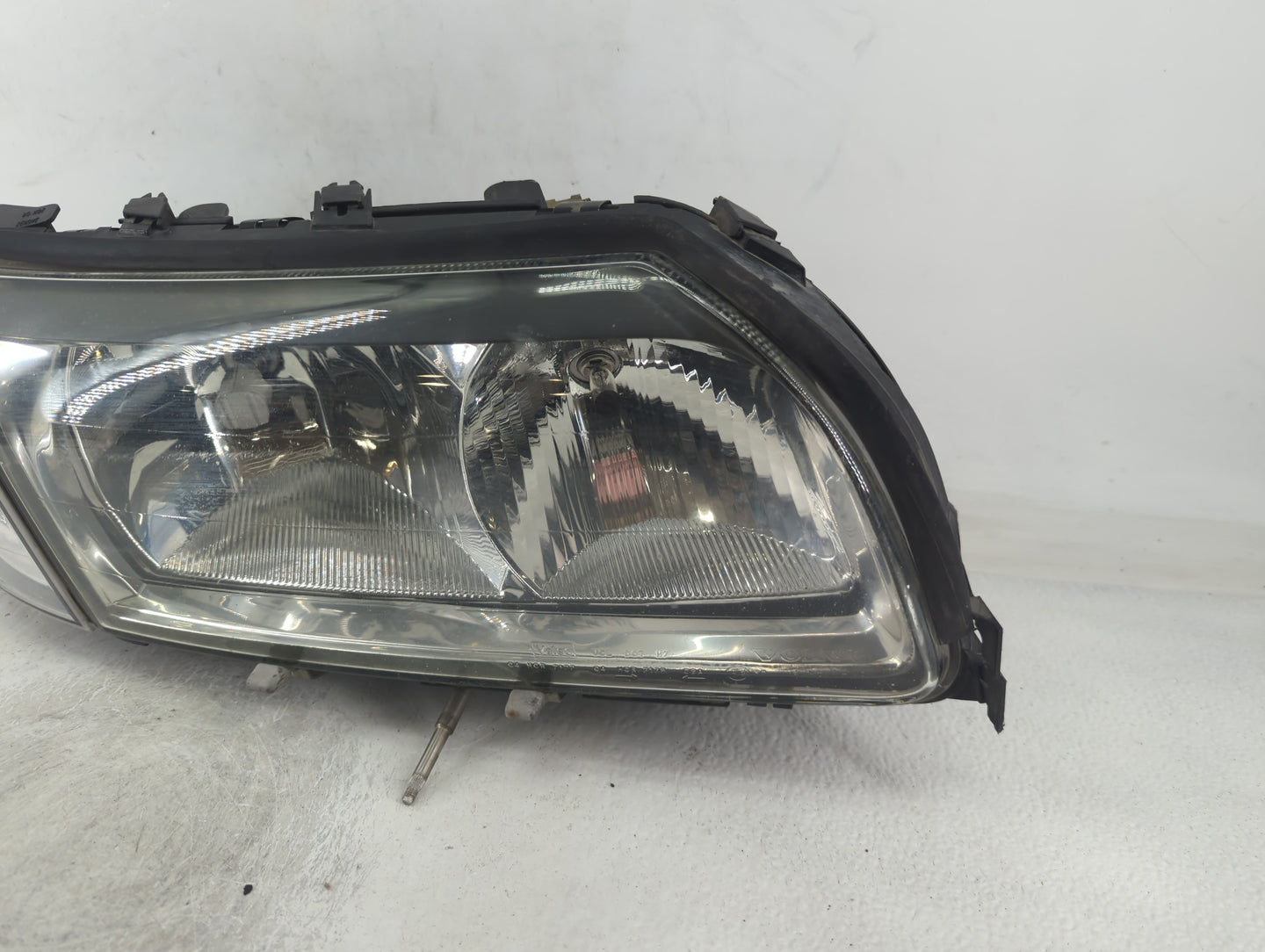 1999-2003 Volvo S80 Tail Light Assembly Passenger Right OEM Fits Fits 1999 2000 2001 2002 2003 OEM Used Auto Parts - Oemusedautoparts1.com