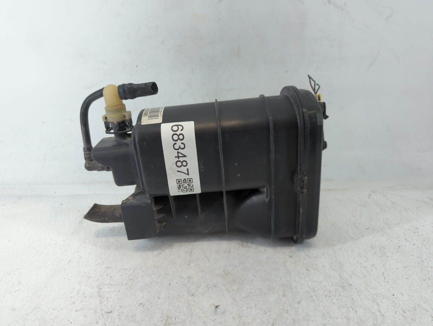 2008 Pontiac Grand Prix Fuel Vapor Charcoal Canister - Oemusedautoparts1.com