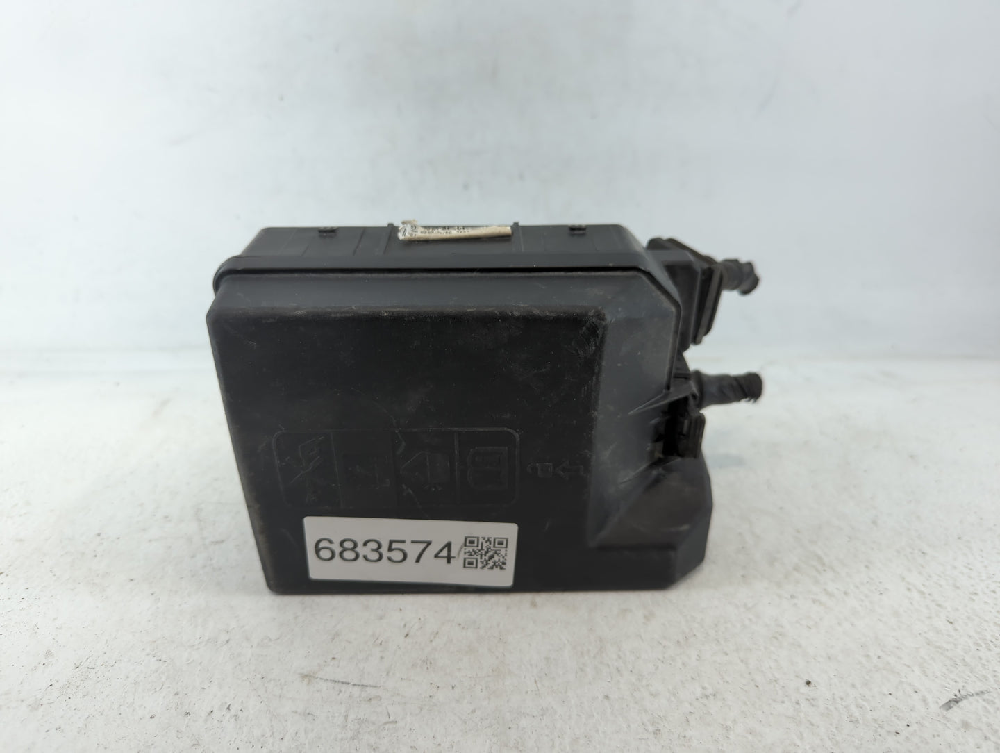 2020-2021 Buick Encore Gx Fusebox Fuse Box Panel Relay Module P/N:30959L Fits Fits 2020 2021 2022 OEM Used Auto Parts - Oemusedautoparts1.com