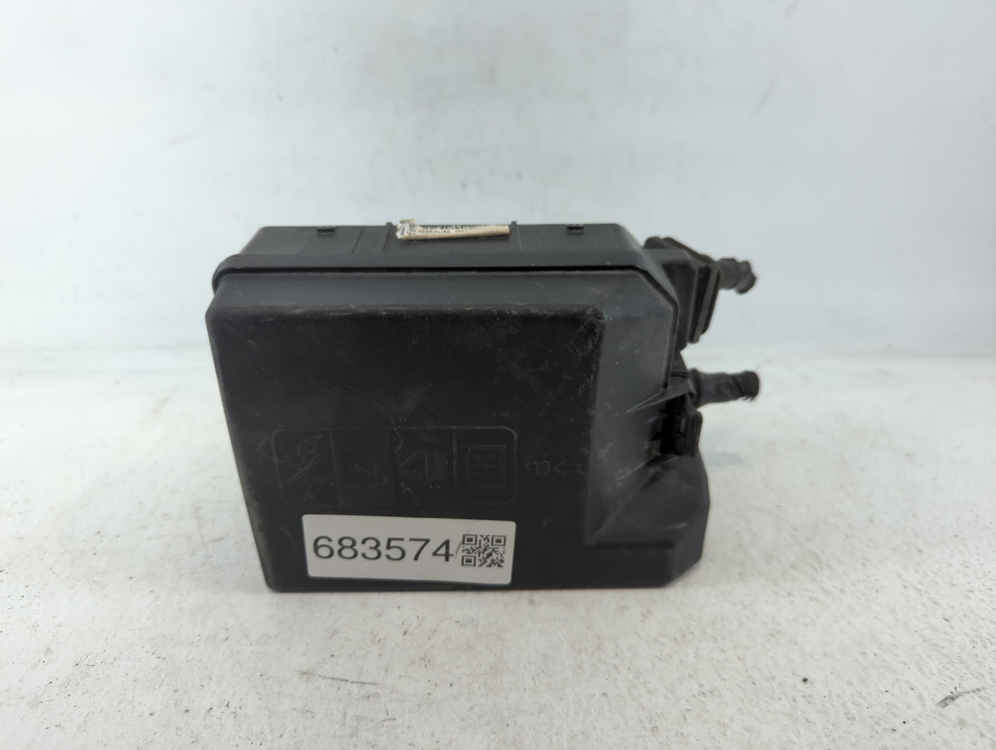 2020-2021 Buick Encore Gx Fusebox Fuse Box Panel Relay Module P/N:30959L Fits Fits 2020 2021 2022 OEM Used Auto Parts - Oemusedautoparts1.com