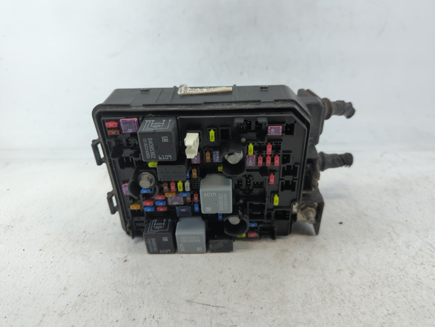 2020-2021 Buick Encore Gx Fusebox Fuse Box Panel Relay Module P/N:30959L Fits Fits 2020 2021 2022 OEM Used Auto Parts - Oemusedautoparts1.com