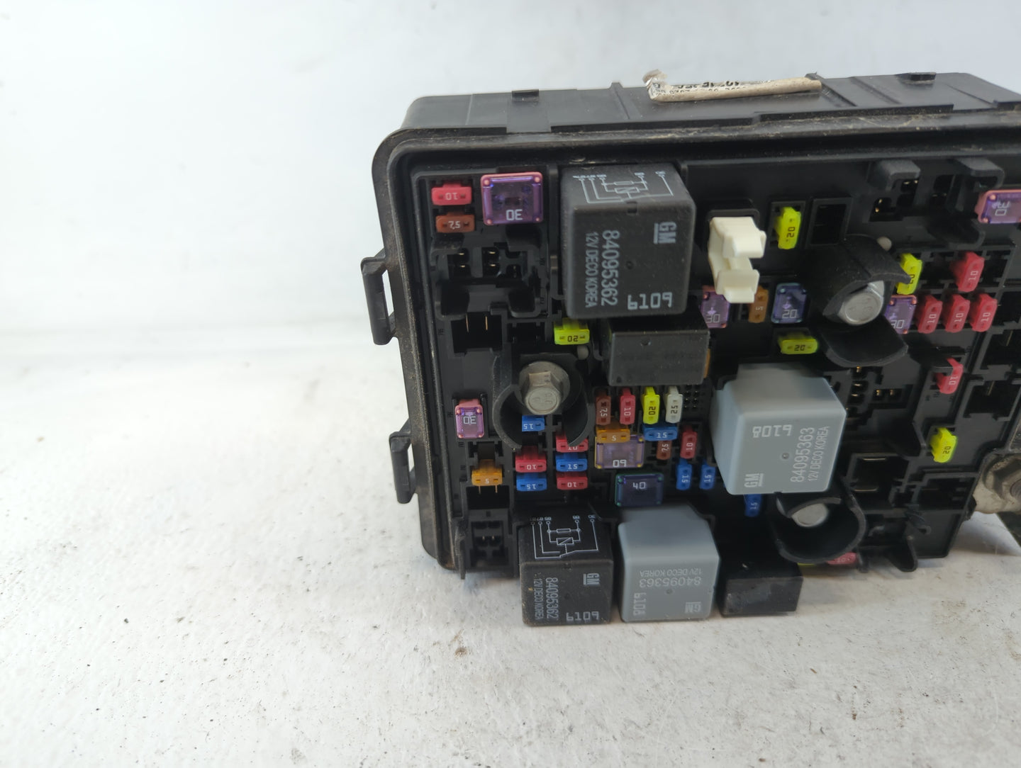 2020-2021 Buick Encore Gx Fusebox Fuse Box Panel Relay Module P/N:30959L Fits Fits 2020 2021 2022 OEM Used Auto Parts - Oemusedautoparts1.com