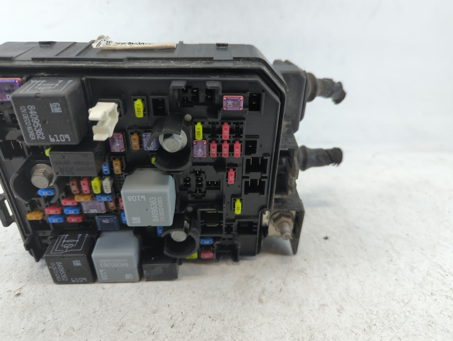 2020-2021 Buick Encore Gx Fusebox Fuse Box Panel Relay Module P/N:30959L Fits Fits 2020 2021 2022 OEM Used Auto Parts - Oemusedautoparts1.com