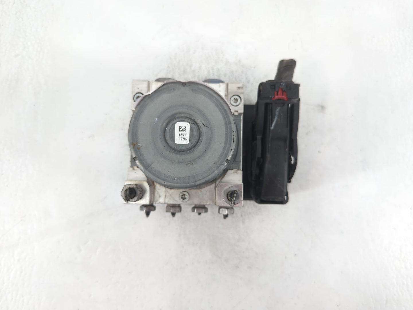 2018-2019 Chevrolet Equinox ABS Pump Control Module Replacement P/N:84414759 Fits Fits 2018 2019 2020 2021 OEM Used Auto Parts - Oemusedautoparts1.com