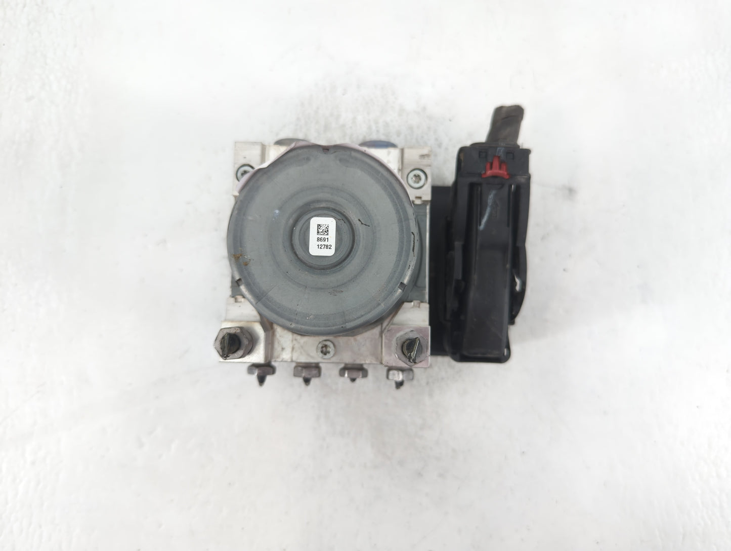 2018-2019 Chevrolet Equinox ABS Pump Control Module Replacement P/N:84414759 Fits Fits 2018 2019 2020 2021 OEM Used Auto Parts - Oemusedautoparts1.com