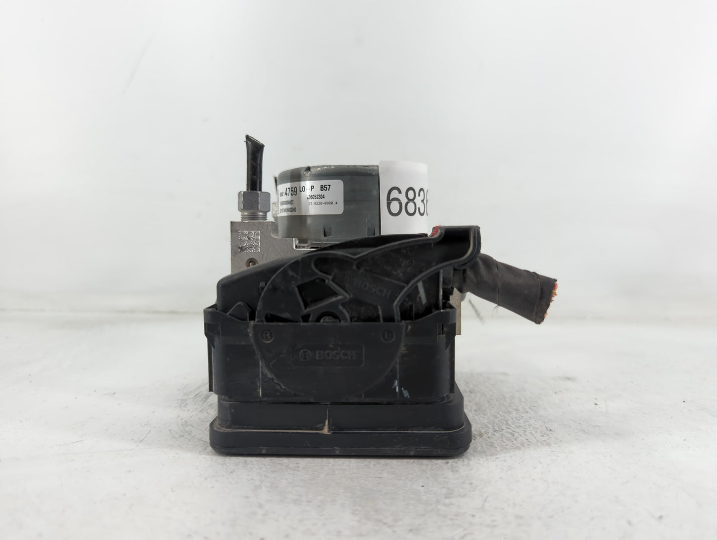 2018-2019 Chevrolet Equinox ABS Pump Control Module Replacement P/N:84414759 Fits Fits 2018 2019 2020 2021 OEM Used Auto Parts - Oemusedautoparts1.com