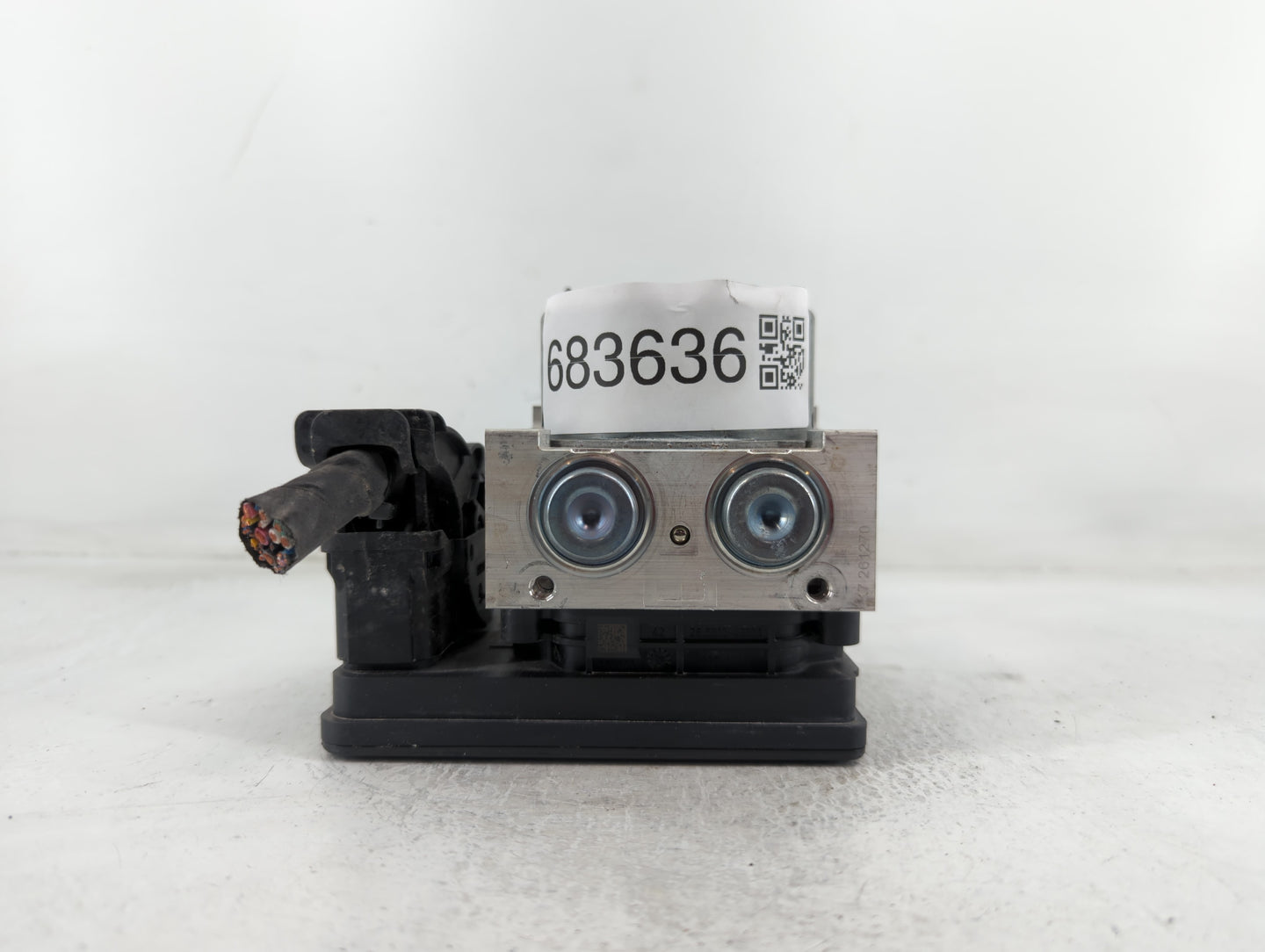 2018-2019 Chevrolet Equinox ABS Pump Control Module Replacement P/N:84414759 Fits Fits 2018 2019 2020 2021 OEM Used Auto Parts - Oemusedautoparts1.com