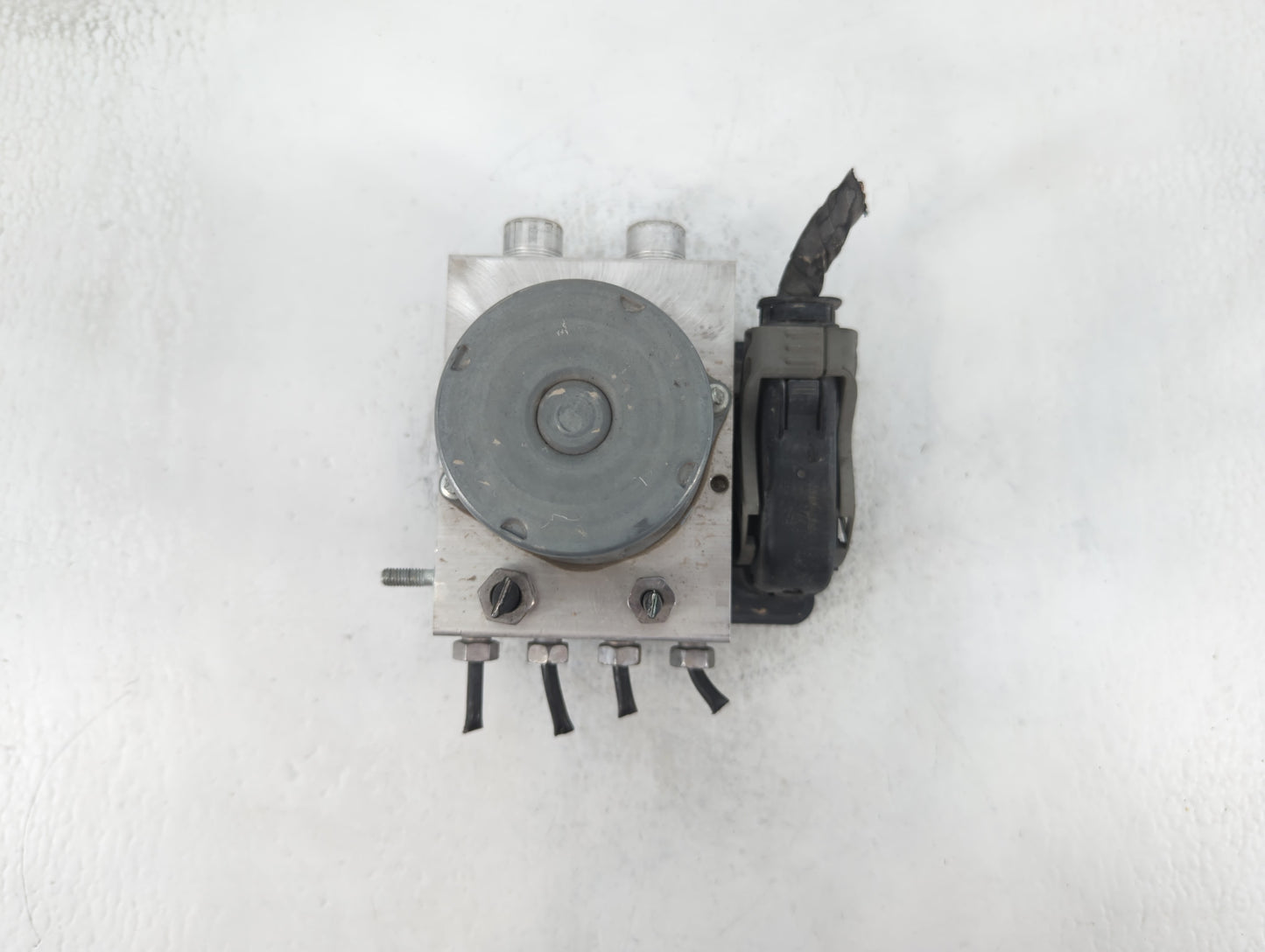 2001-2005 Bmw 330i ABS Pump Control Module Replacement P/N:0 265 258 330 Fits Fits 2001 2002 2003 2004 2005 OEM Used Auto Parts - Oemusedautoparts1.com