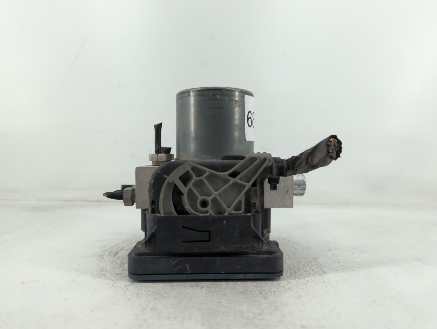 2001-2005 Bmw 330i ABS Pump Control Module Replacement P/N:0 265 258 330 Fits Fits 2001 2002 2003 2004 2005 OEM Used Auto Parts - Oemusedautoparts1.com