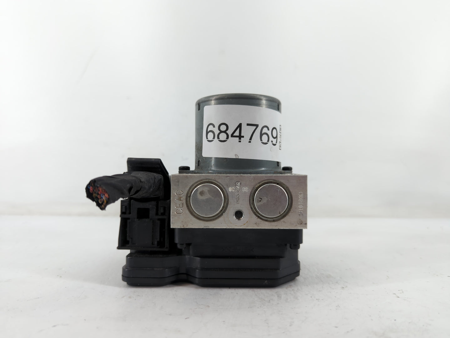 2014 Hyundai Veloster ABS Pump Control Module Replacement P/N:58920-2V470 Fits OEM Used Auto Parts - Oemusedautoparts1.com