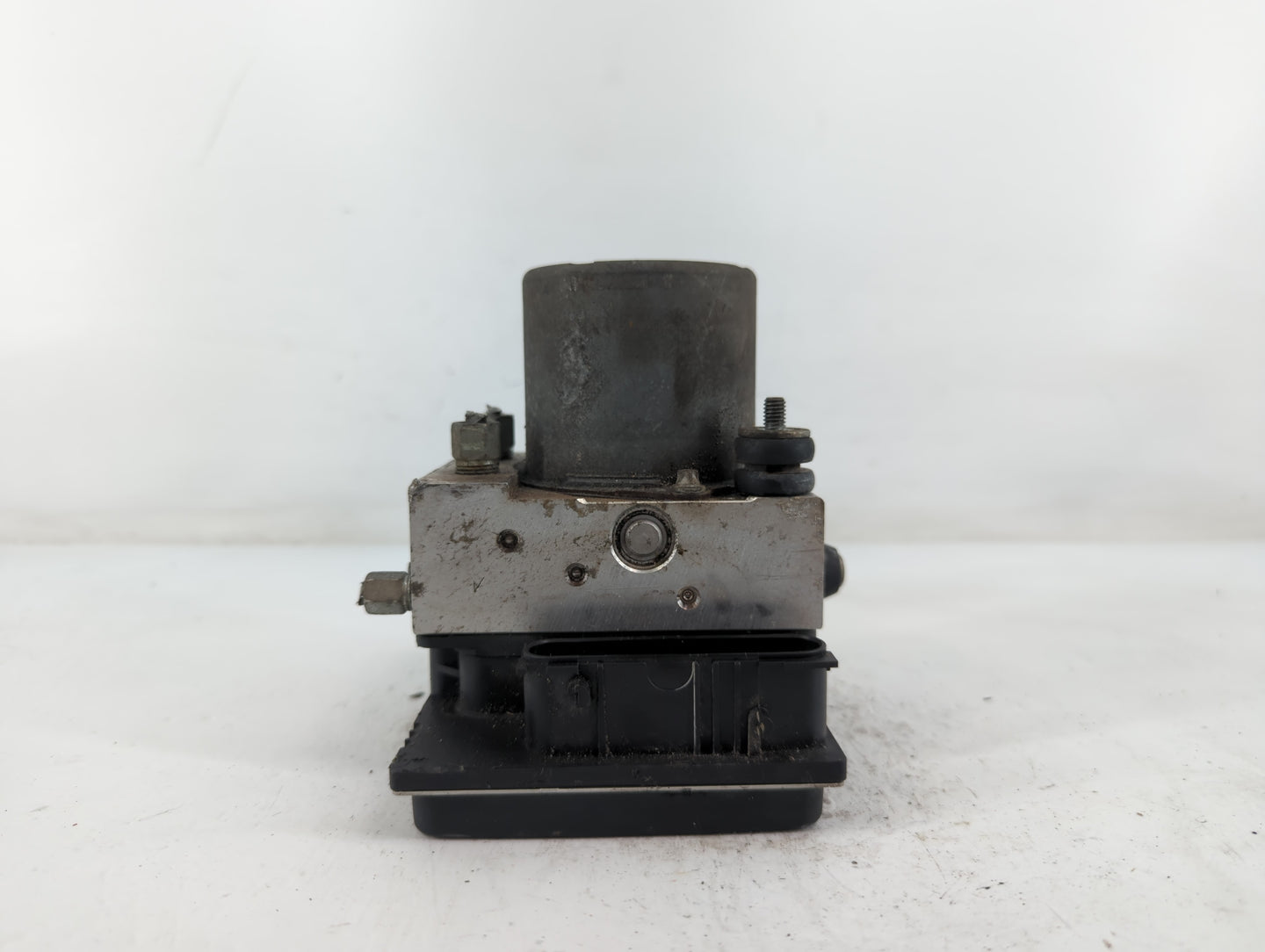 2011-2012 Nissan Altima ABS Pump Control Module Replacement P/N:301110 1140 Fits Fits 2011 2012 OEM Used Auto Parts - Oemusedautoparts1.com