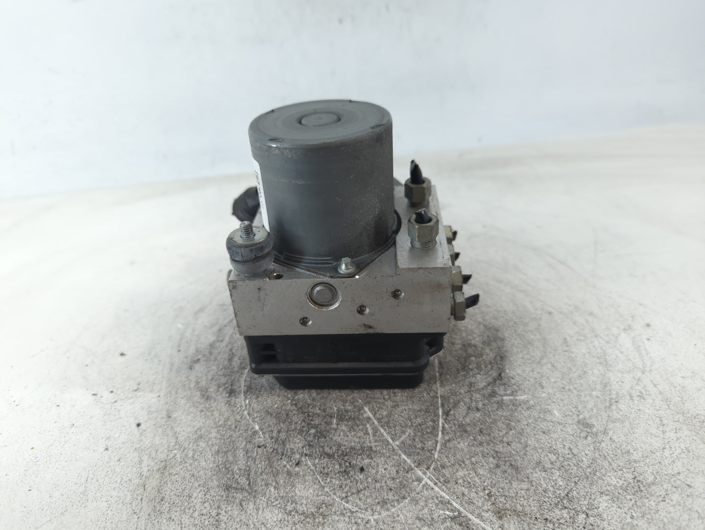 2017 Chevrolet Traverse ABS Pump Control Module Replacement P/N:22893247 265 252 455 AC Fits Fits 2012 2013 2014 2015 2016 OEM Used Auto Parts - Oemusedautoparts1.com