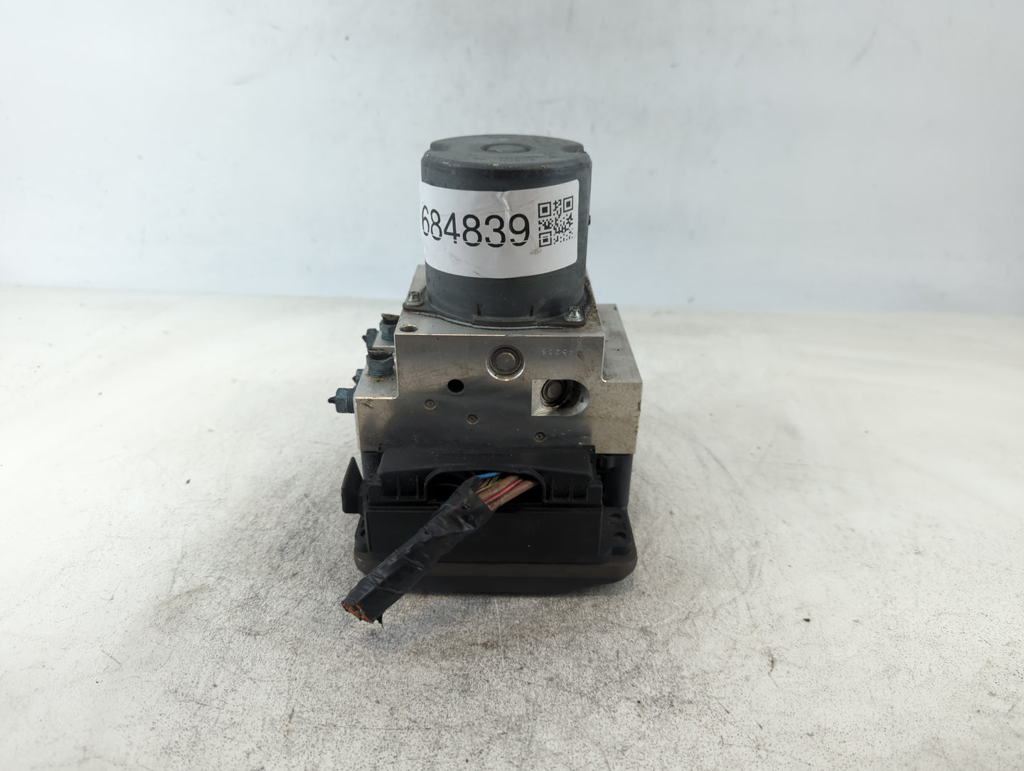 2007-2013 Bmw X5 ABS Pump Control Module Replacement P/N:3451 6793488-02 Fits Fits 2007 2008 2009 2010 2011 2012 2013 2014 OEM Used Auto Parts - Oemusedautoparts1.com