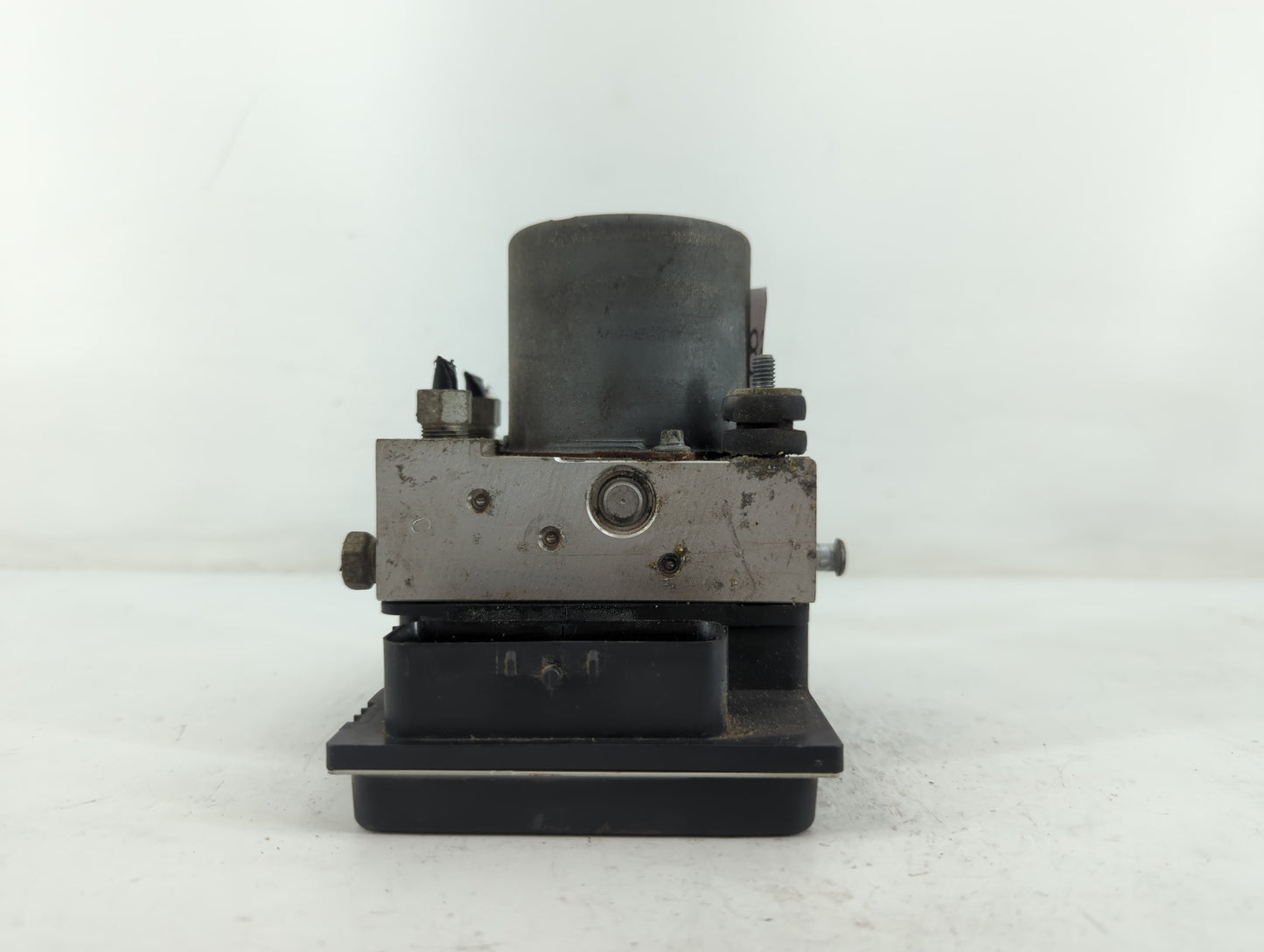 2009 Saturn Outlook ABS Pump Control Module Replacement P/N:25840315 0 265 230 11 01 Fits OEM Used Auto Parts - Oemusedautoparts1.com