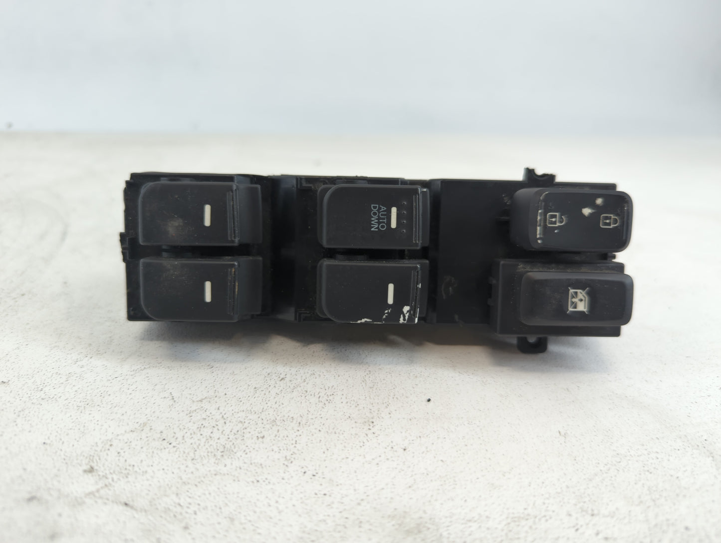 2012-2015 Chevrolet Captiva Sport Master Power Window Switch Replacement Driver Side Left P/N:93570-2T500 Fits OEM Used Auto Parts - Oemusedautoparts1.com